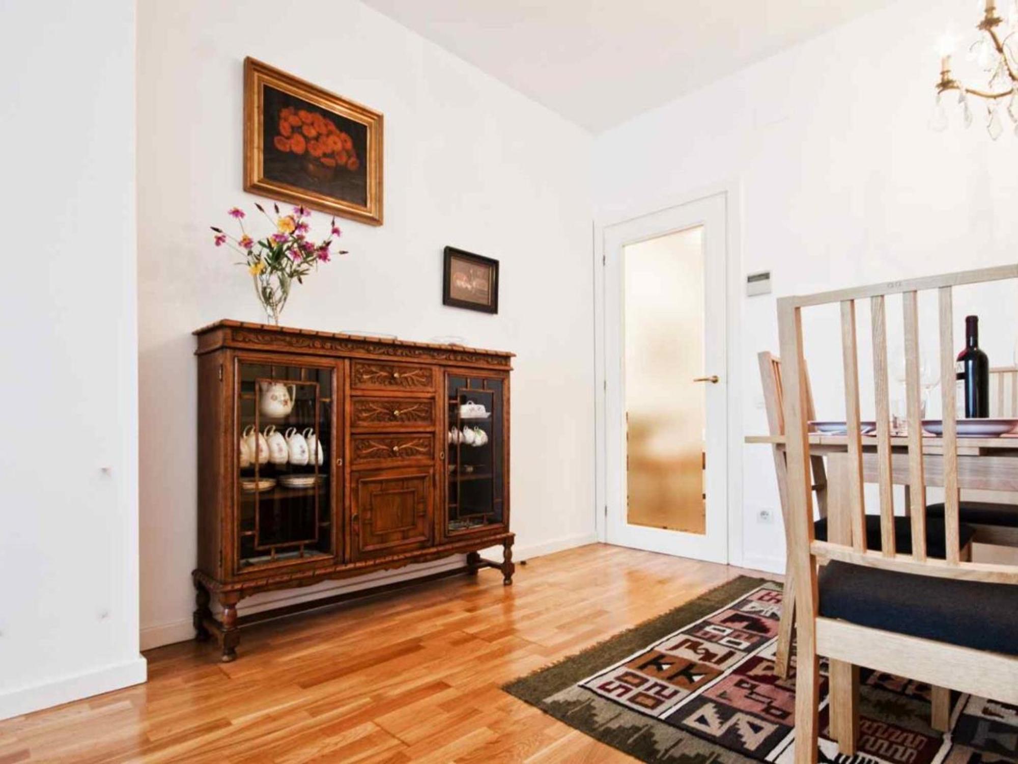 Apartamento Con 2 Dormitorios, Elegante Y Centrico En Rambla Catalunya - Es-341-2