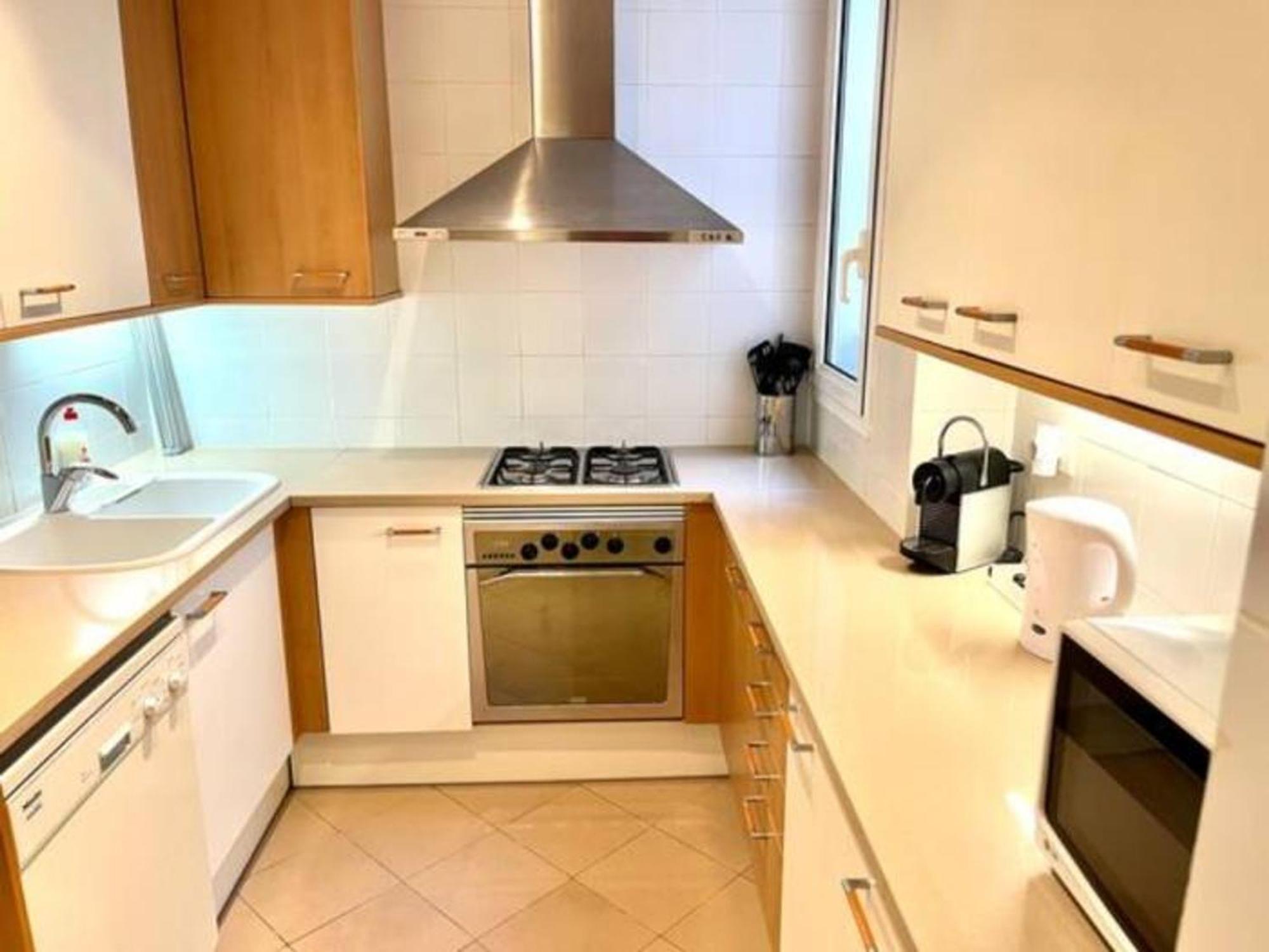 Con 2 Dormitorios, Elegante Y Centrico En Rambla Catalunya - Es-341-2 Apartamento
